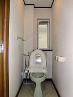 古いトイレを撤去